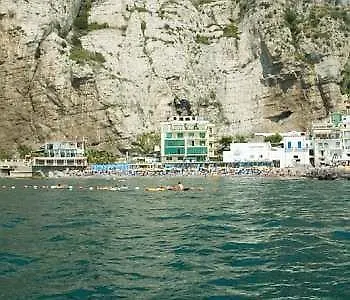 Maredisotto Hotel